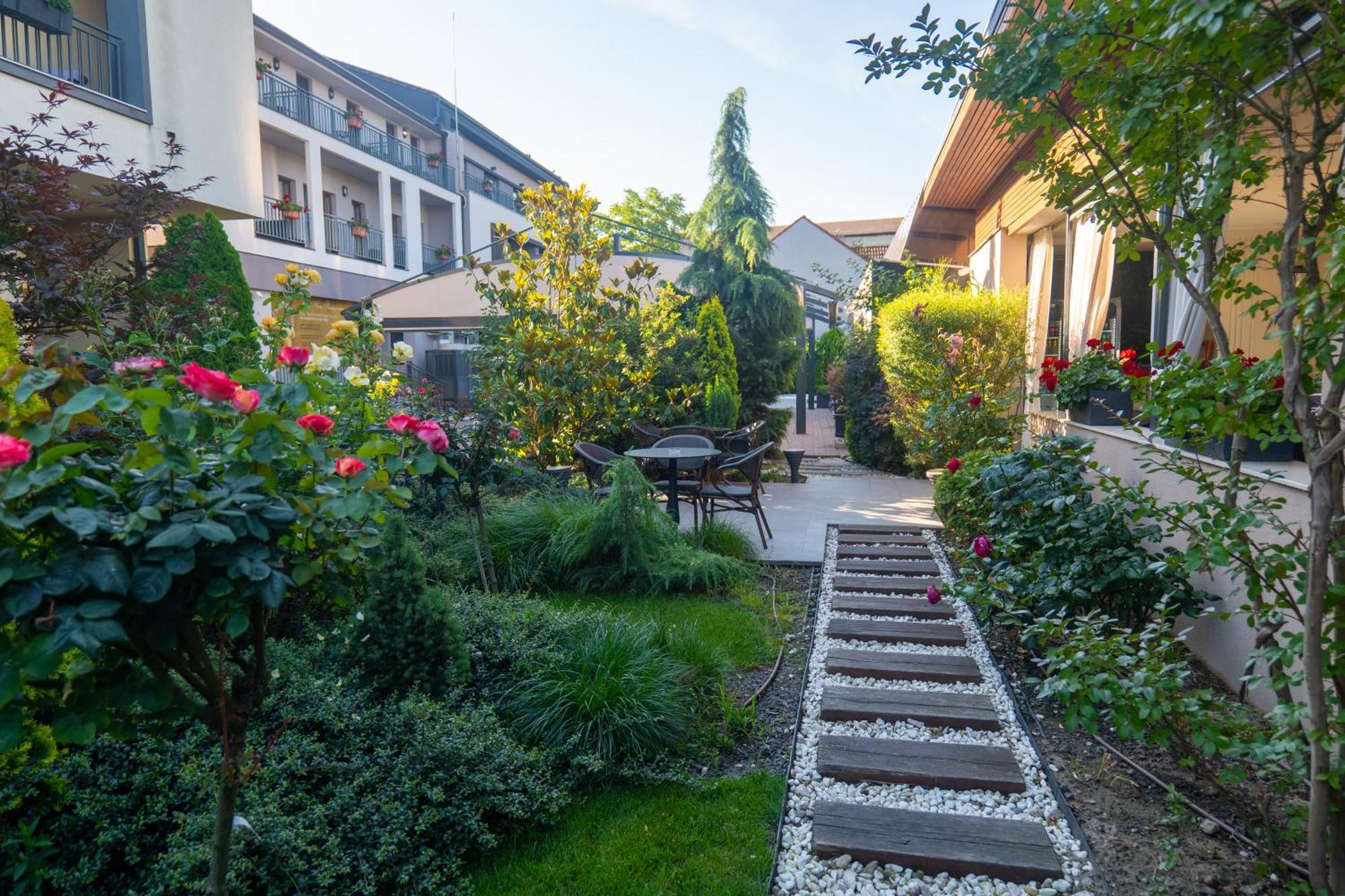 Hotel Pensiunea Nora Prestige 4*