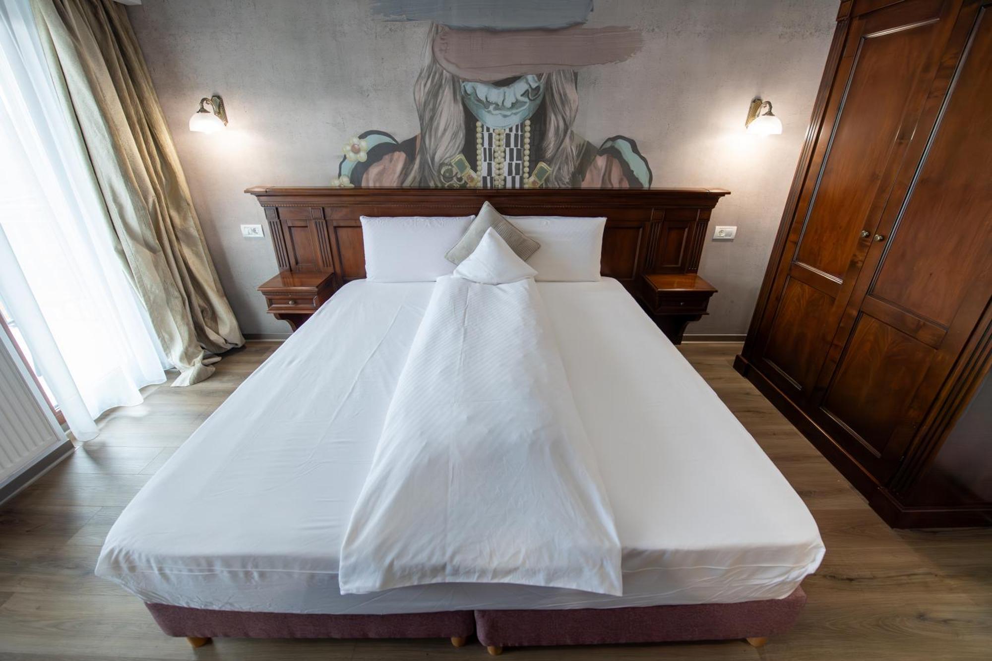 Pensiunea Nora Prestige&prestige Art Hotel